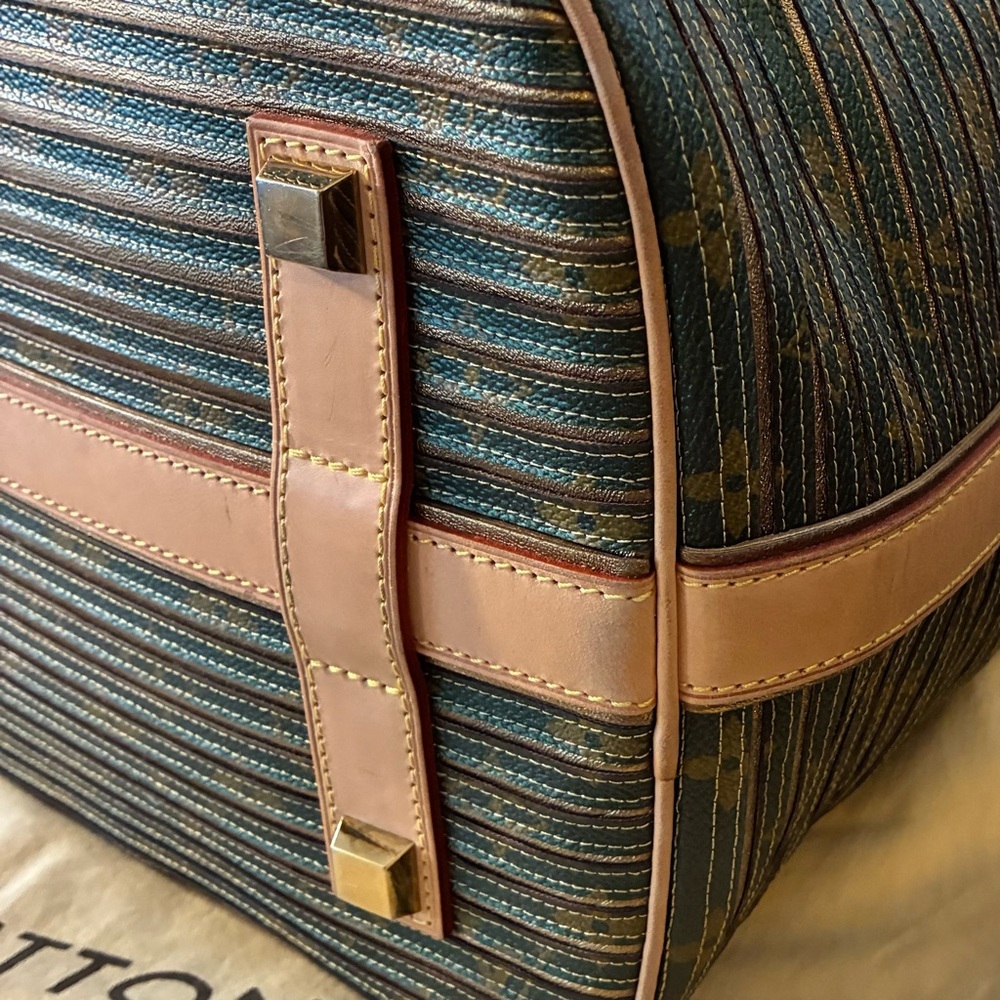 Louis Vuitton LIMITED EDITION Eden Neo Bucket Bag - Picture 14 of 16